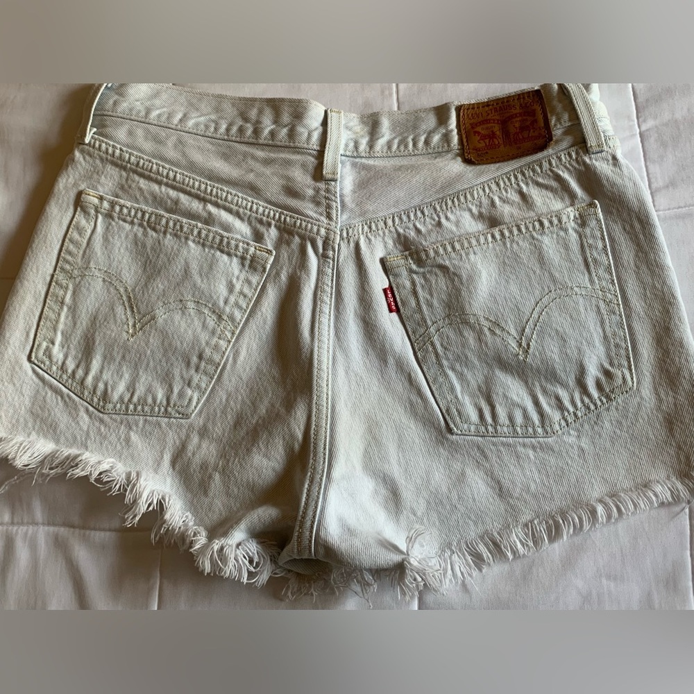 Levi’s 501 shorts size 29